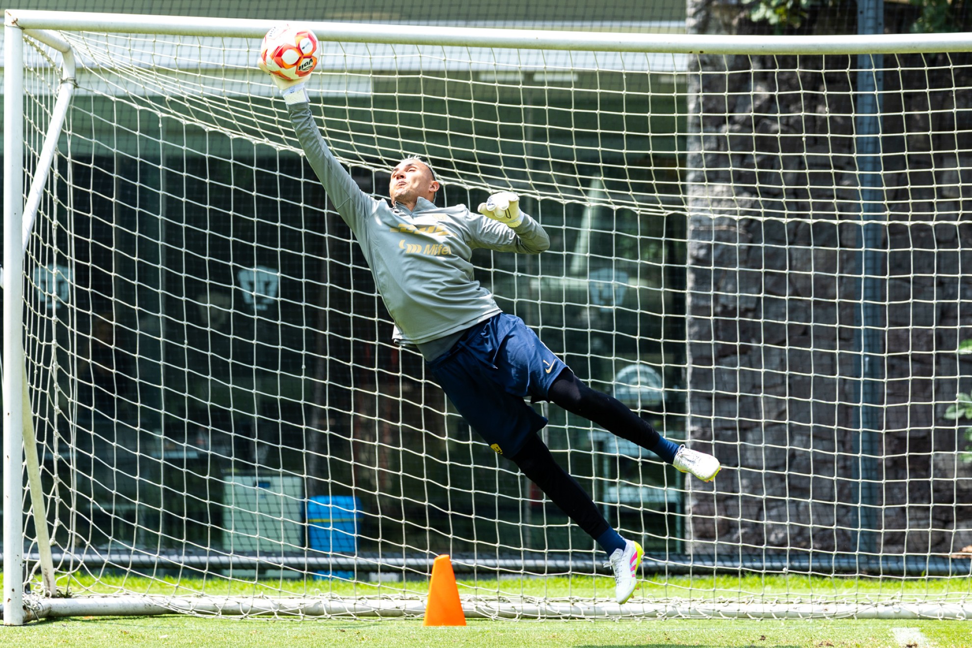 Keylor Navas está listo para debutar con Pumas en la visita ante Querétaro. (Foto: Club Universidad Nacional)