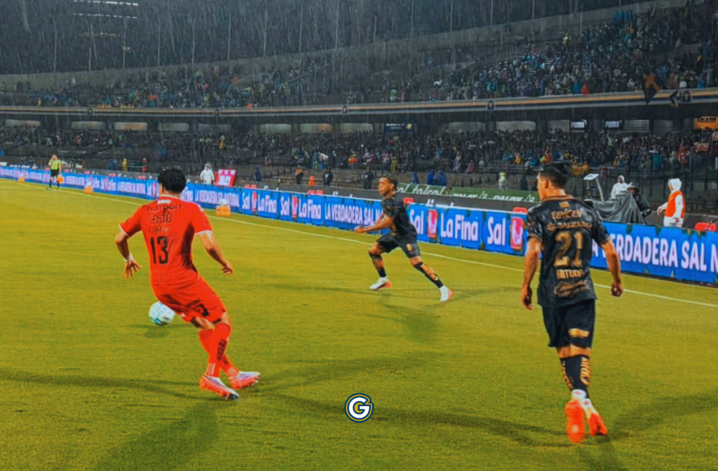 Pumas vs Necaxa en el Olímpico Universitario, Apertura 2026