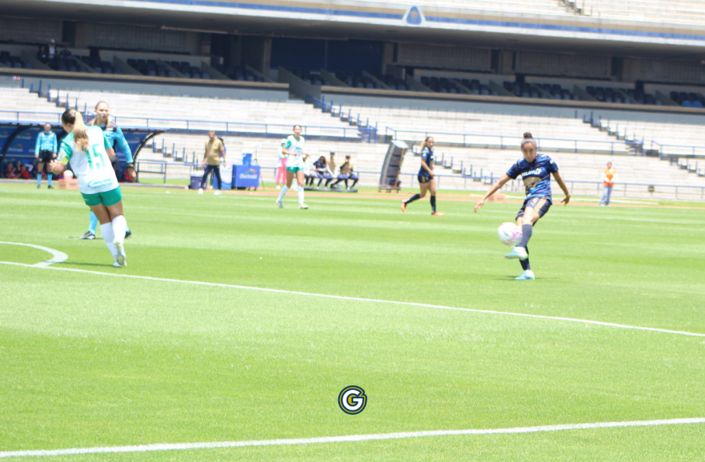 Afición de Pumas Femenil en el Olímpico Universitario contra León, Apertura 2026