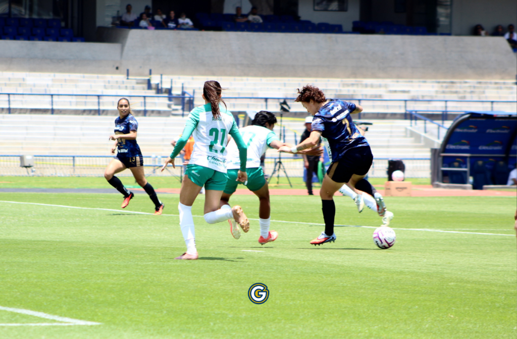 Afición de Pumas Femenil en el Olímpico Universitario contra León, Apertura 2026